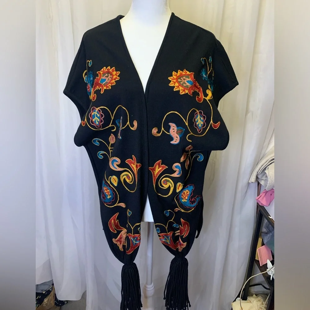 Andrea Jovine 100% Wool Embroidered Cardigan - Picture 2 of 7
